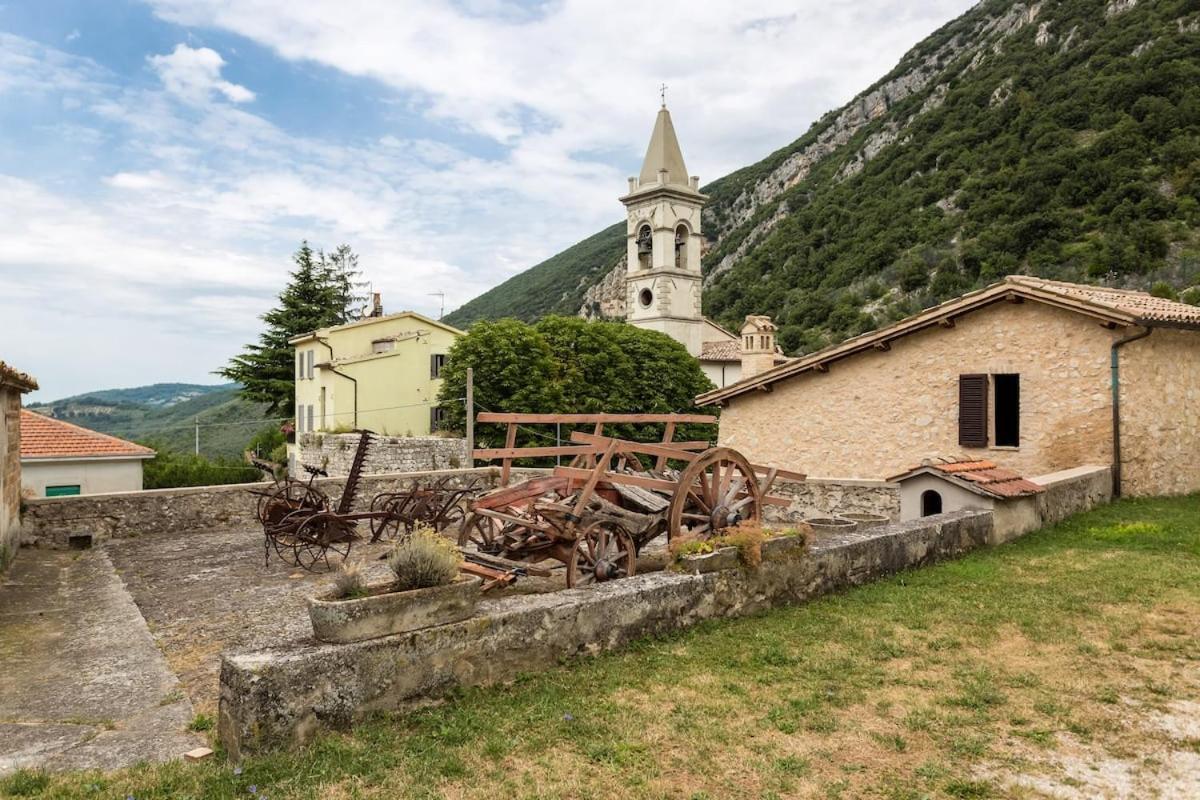 Casa Ridente Nella Valle Del Menotre Con Giardino Pale Exterior photo