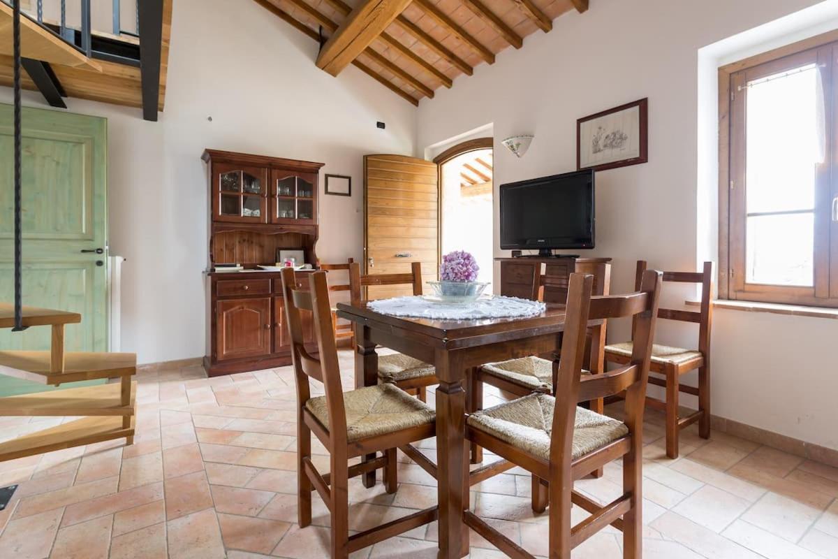 Casa Ridente Nella Valle Del Menotre Con Giardino Pale Exterior photo